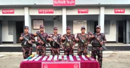 হাতীবান্ধা সীমান্তে ১৫০ ভারতীয় মোবাইল ডিসপ্লে আটক