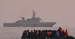 অবৈধ অভিবাসী ফেরাতে দুই দেশের সঙ্গে চুক্তিতে ব্রিটেন