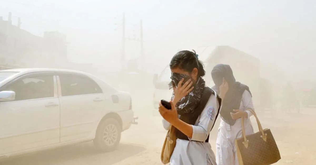 ঢাকার বাতাস আজ ‘খুব অস্বাস্থ্যকর’: দূষণে শীর্ষে দিল্লি, তিনে ঢাকা