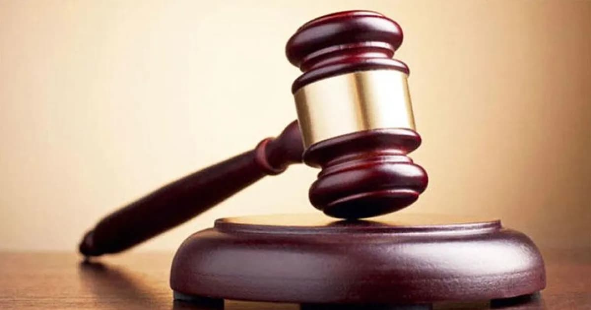 নবীন ফ্যাশন বন্ধে ওসির ব্যাখ্যা তলব, ২৪ ঘণ্টার মধ্যে দোকান খোলার নির্দেশ