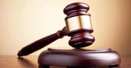 নবীন ফ্যাশন বন্ধে ওসির ব্যাখ্যা তলব, ২৪ ঘণ্টার মধ্যে দোকান খোলার নির্দেশ