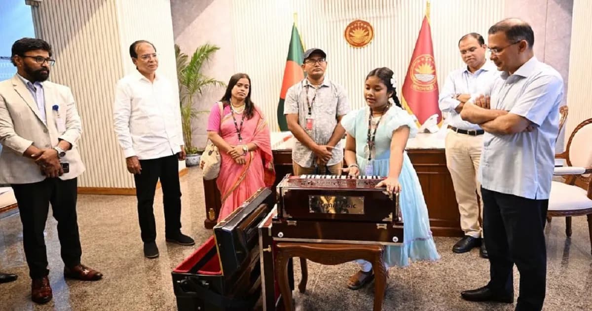 প্রধানমন্ত্রীর উপহারে পূরণ হলো ক্ষুদে শিল্পী অনুশ্রীর স্বপ্ন