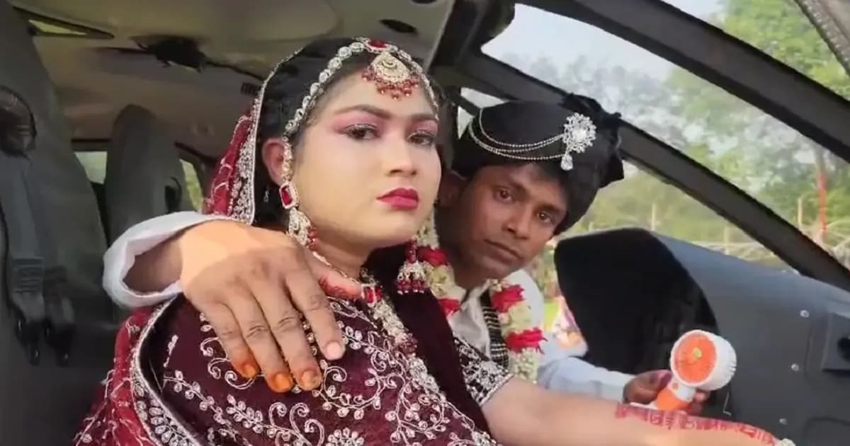 মায়ের ইচ্ছা পূরণে নববধূকে হেলিকপ্টারে করে ঘরে আনলেন ছেলে