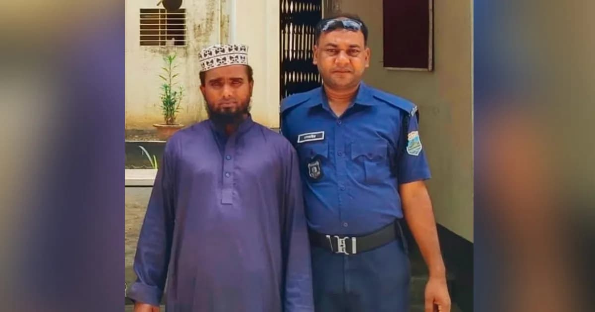সাপাহারে ছাত্রীকে নিপীড়নের চেষ্টার অভিযোগে শিক্ষক গ্রেপ্তার