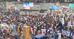 শিশু রামিসা হত্যার বিচারের দাবিতে মিরপুর ১০ নম্বরে সড়ক অবরোধ
