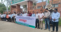 সাংবাদিকদের ওপর হামলার প্রতিবাদে নোয়াখালীতে মানববন্ধন