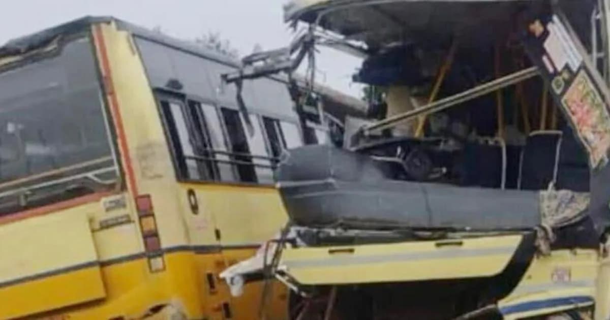 ভারতে দুই বাসের মুখোমুখি সংঘর্ষে ১১ জন নিহত