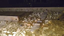 রেললাইনের পাত তুলে ফেলায় অগ্নিবীনা ট্রেন লাইনচ্যুত