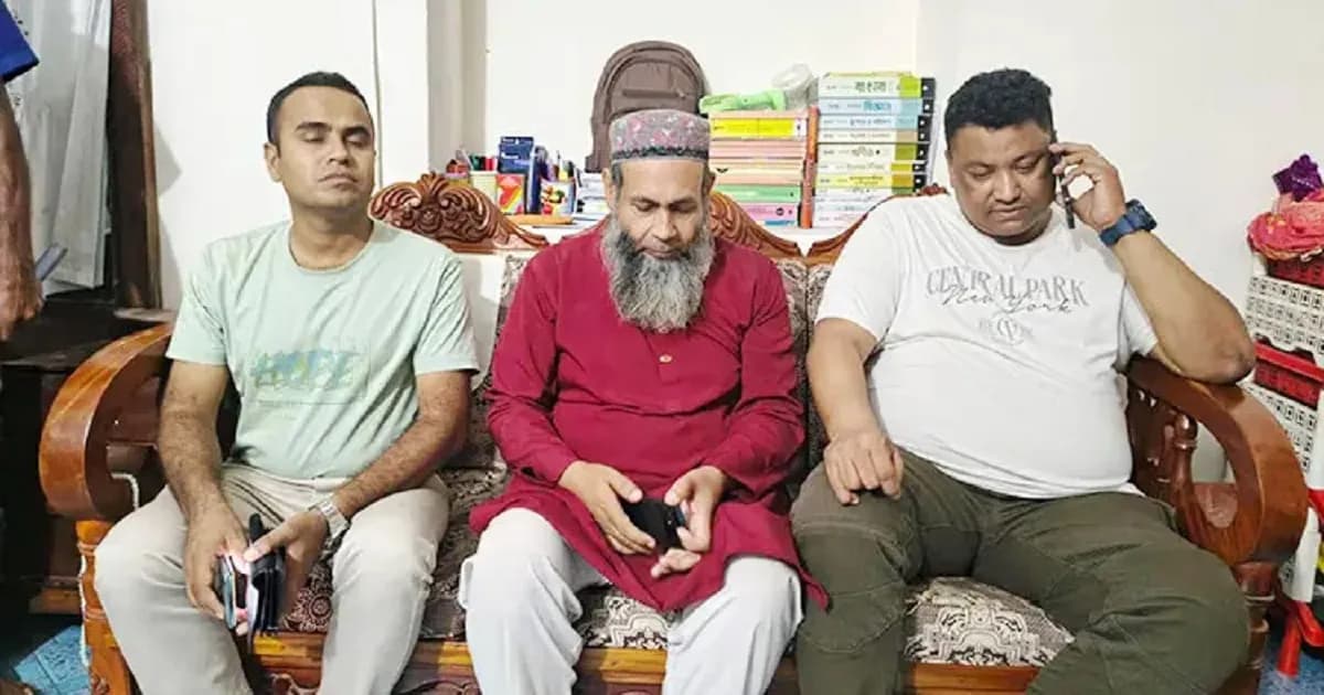 প্রধানমন্ত্রীর উচ্চারণ নিয়ে মন্তব্য : পুলিশ হেফাজত থেকে ফিরলেন শিক্ষক
