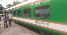 ভারত থেকে দেশে পৌঁছাল ১৮টি আধুনিক ব্রডগেজ রেলকোচের প্রথম চালান