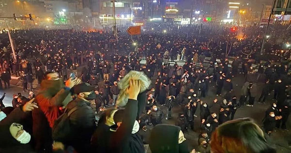 বিক্ষোভকারীদেরকে ‘আল্লাহর শত্রু’ ঘোষণা করল ইরান, শাস্তি মৃত্যুদণ্ড