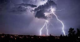 ছয় জেলায় বজ্রপাতের তাণ্ডব, প্রাণ হারালেন ১২ জন