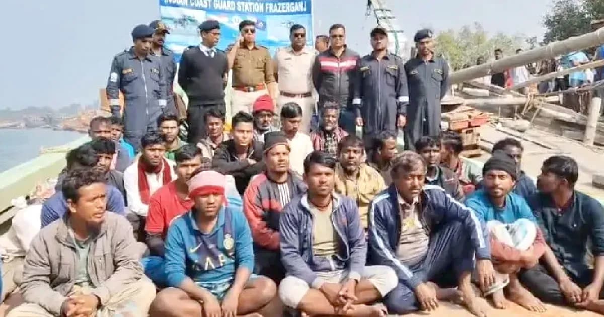বাংলাদেশি ট্রলারসহ ২৪ জেলেকে ভারতের হেফাজতে নিল কোস্টগার্ড
