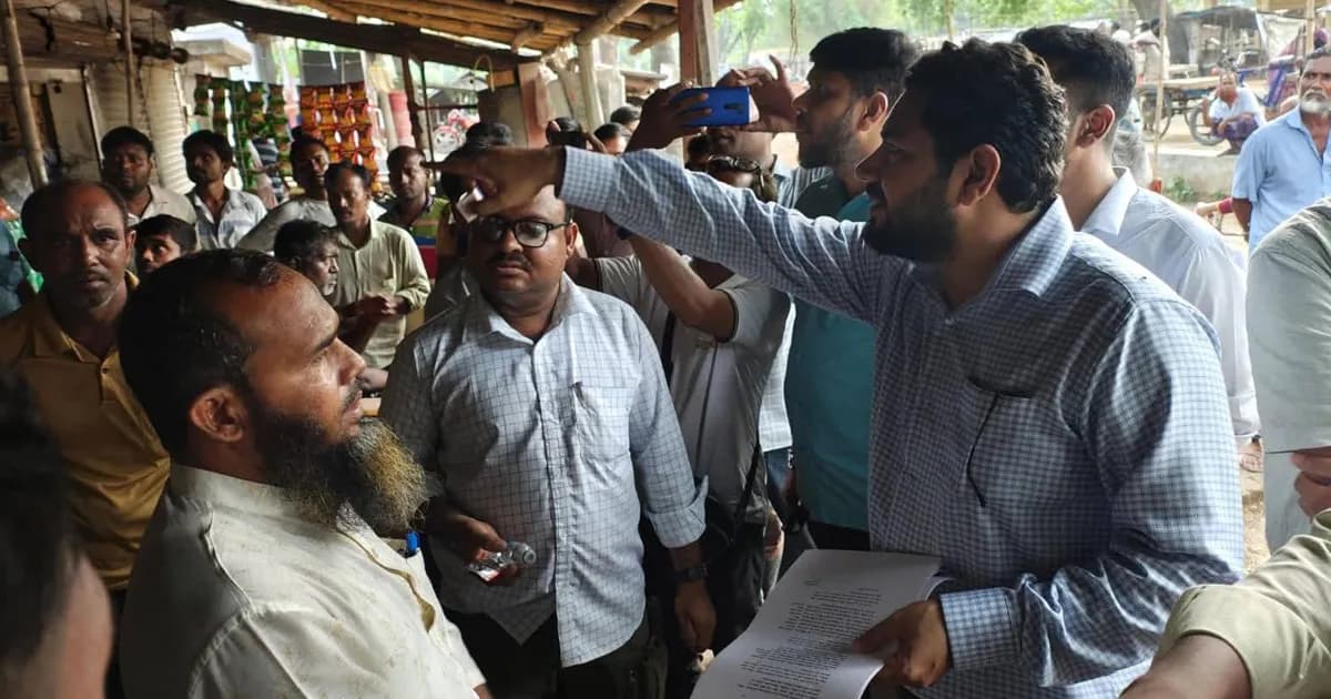 দামুড়হুদায় ভুয়া পশু চিকিৎসক আটক, ১০ হাজার টাকা জরিমানা