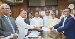 সিটি কর্পোরেশনের পরিচ্ছন্নতাকর্মীদের প্রধানমন্ত্রীর ঈদ উপহার