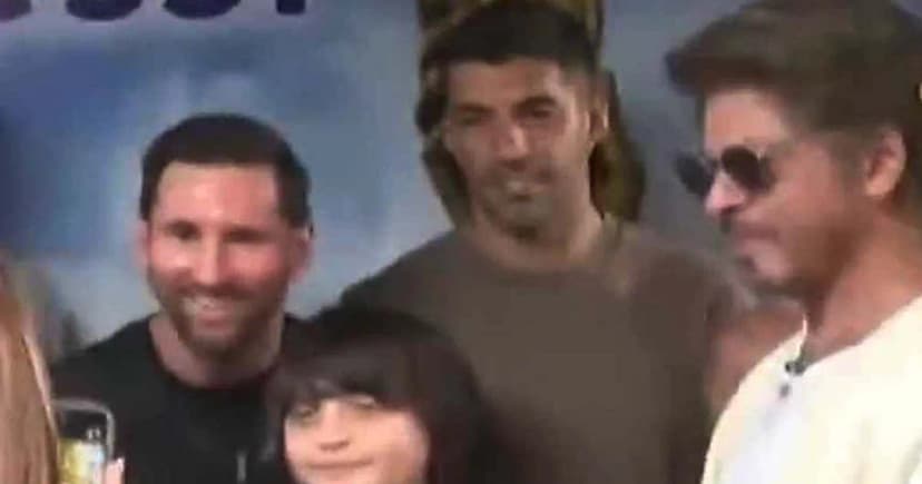 শাহরুখ খানকে দেখেই হাত বাড়িয়ে দিলেন লিওনেল মেসি