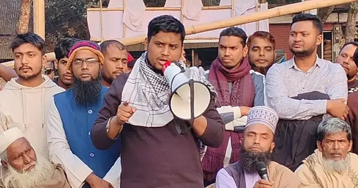 মিডিয়া কখনোই কোনো দলের পক্ষে অবস্থান নিতে পারে না: হাসনাত