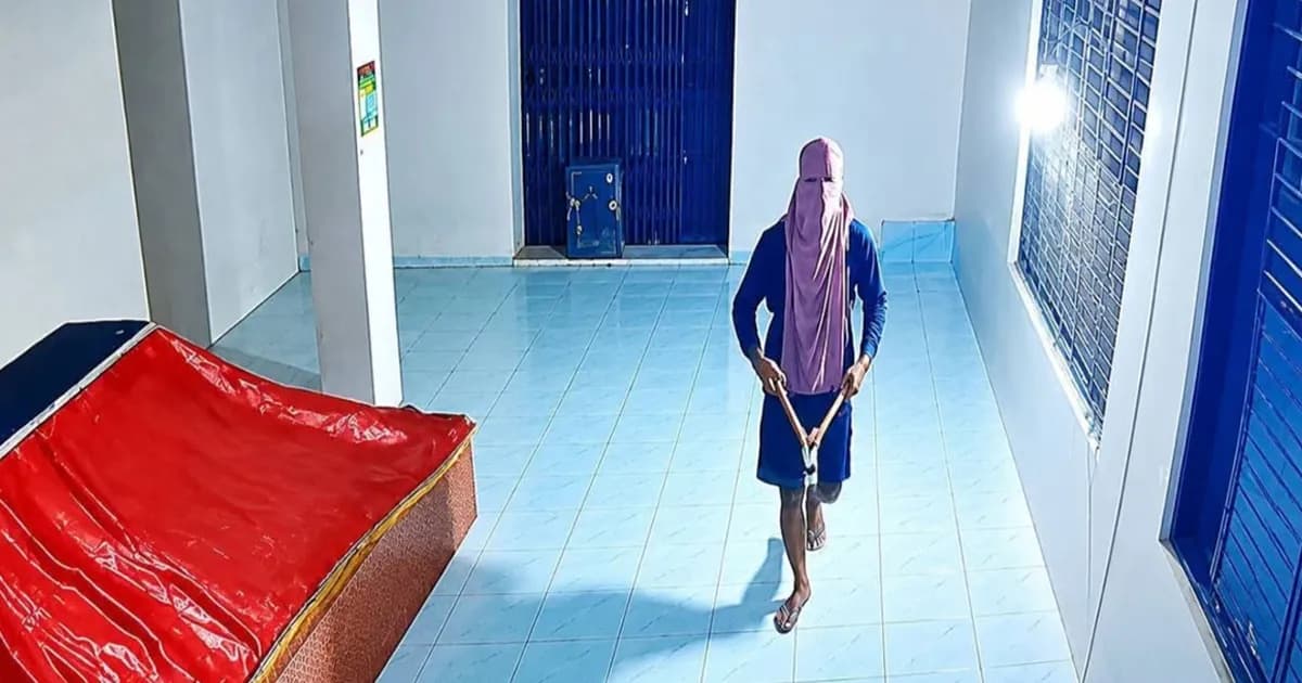 মাজারের জানালার গ্রিল কেটে ৩ বছরের জমা টাকা চুরি