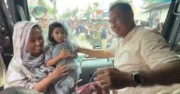 ছোট্ট শিশুর সঙ্গে প্রধানমন্ত্রী তারেক রহমানের খুনসুটি