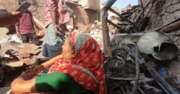 গায়ের কাপড় ছাড়া কিছুই রইল না: কড়াইল বস্তিতে আর্তনাদ