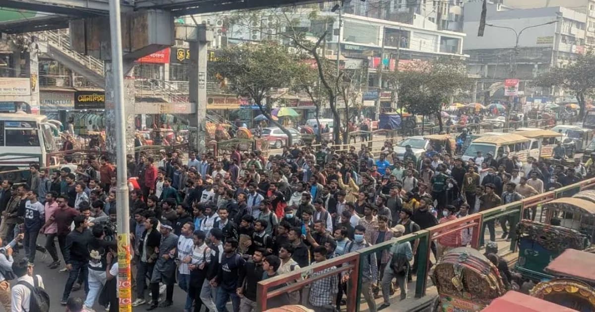 সায়েন্সল্যাব অবরোধ সাত কলেজ শিক্ষার্থীদের, বন্ধ যান চলাচল