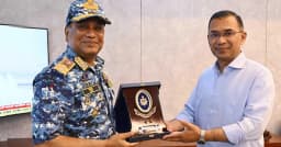 প্রধানমন্ত্রীর সঙ্গে কোস্টগার্ড মহাপরিচালকের সাক্ষাৎ