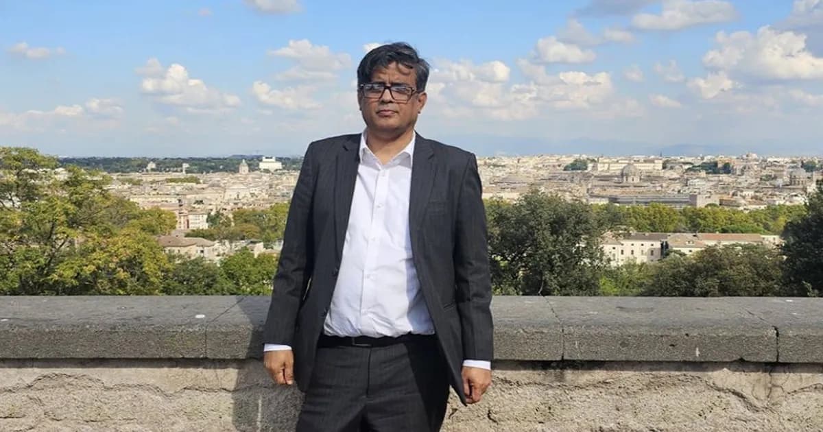 সাংবাদিকতায় ফিরলেন সাবেক প্রেস সচিব শফিকুল আলম