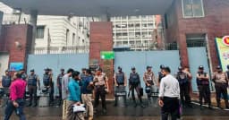 সচিবালয়ে অতিরিক্ত পুলিশ মোতায়েন, বন্ধ সব প্রবেশদ্বার