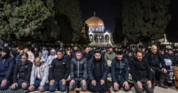 কড়াকড়ির মধ্যেই আল-আকসায় প্রথম তারাবিহ সম্পন্ন