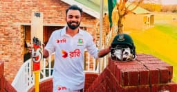 বিদেশের মাটিতে প্রথম বাংলাদেশি হিসেবে ট্রিপল সেঞ্চুরি হৃদয়ের