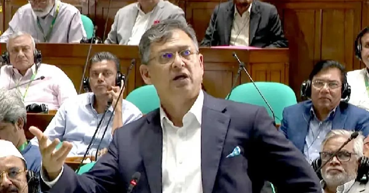 সুবিধামতো সংবিধান মানা প্রতারণার শামিল: স্বরাষ্ট্রমন্ত্রী