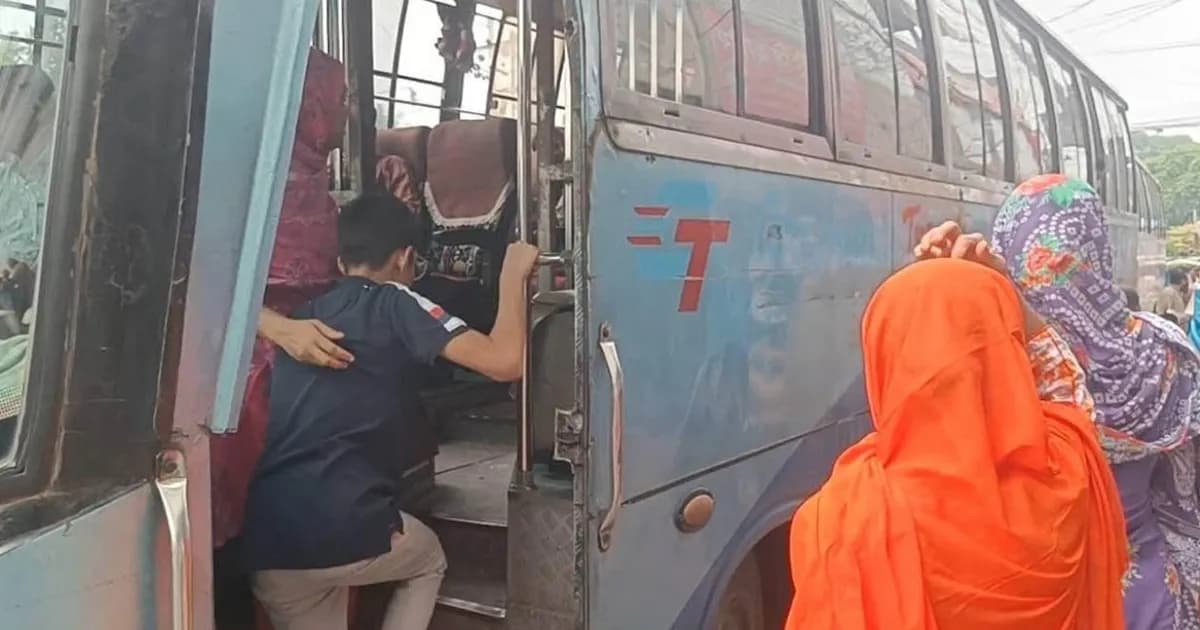 দীর্ঘ ভোগান্তির পর রাজশাহী থেকে ফের বাস চলাচল স্বাভাবিক