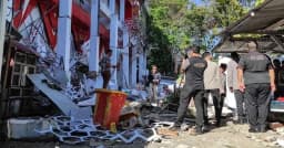 ইন্দোনেশিয়ায় ৭.৪ মাত্রার ভূমিকম্প, নিহত ১