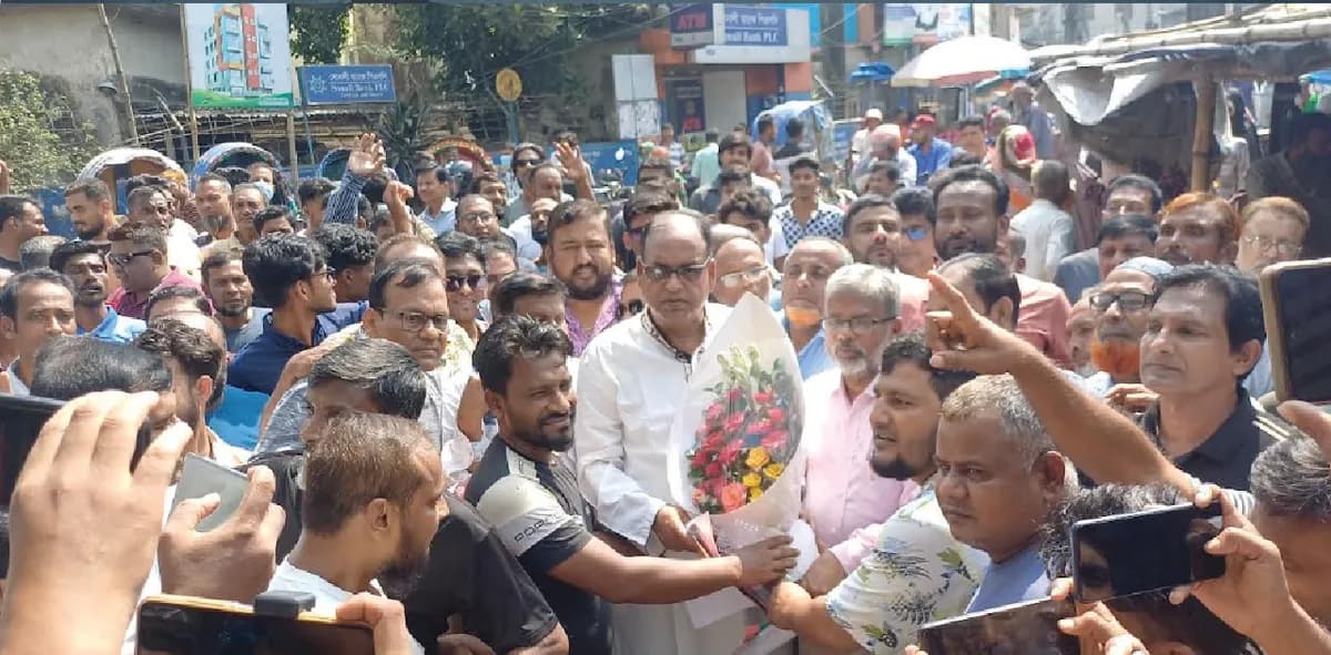 চুয়াডাঙ্গায় নির্বাচনী প্রচারণায় শামসুজ্জামান দুদু
