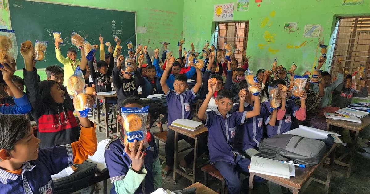 মিড ডে মিলের আলো, রাজারহাটে ভর্তি বেড়েছে