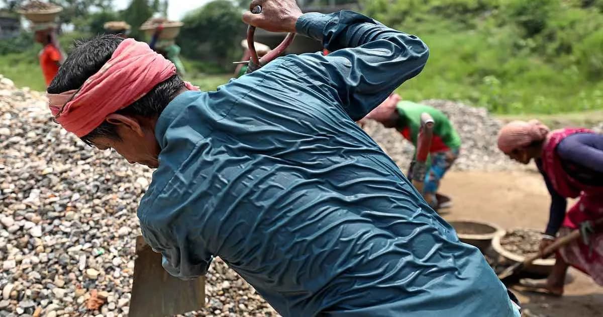 ঢাকাসহ ২১ জেলায় তাপপ্রবাহ অব্যাহত, কিছু এলাকায় বৃষ্টির সম্ভাবনা