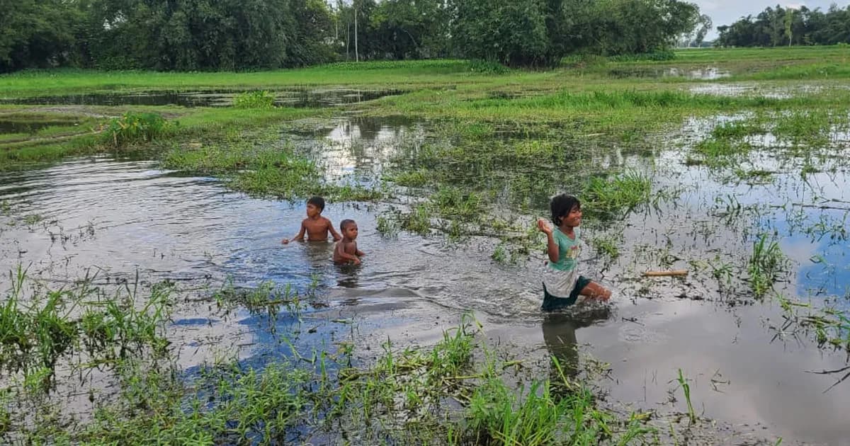 ৩ কিলোমিটার সড়কের অভাবে ৩০ কিলোমিটার ঘুরে যাতায়াত