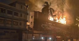 অবশেষে নামল বৃষ্টি, স্বস্তির নিশ্বাস ফায়ার ফাইটারদের