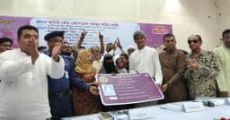 মাত্র ২২ দিনেই ফ্যামিলি কার্ড কর্মসূচি বাস্তবায়ন করলো সরকার