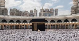 সব রেকর্ড ছাড়িয়ে রমজানে একদিনেই ৯ লাখের বেশি ওমরাহ পালন