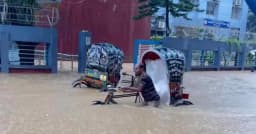 টানা বৃষ্টিতে পানির নিচে চট্টগ্রাম, চরম ভোগান্তিতে নগরবাসী
