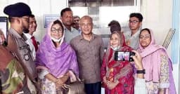 খালেদা জিয়ার স্বাস্থ্যের অবস্থা জানতে হাসপাতালে স্বরাষ্ট্র উপদেষ্টা