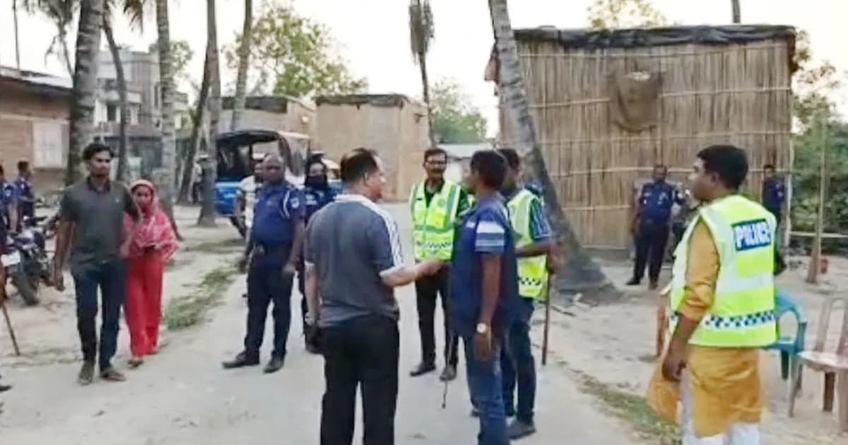 কুষ্টিয়ার মিরপুরে ফুটবল খেলাকে কেন্দ্র করে সংঘর্ষ, অস্ত্রসহ আটক ২১