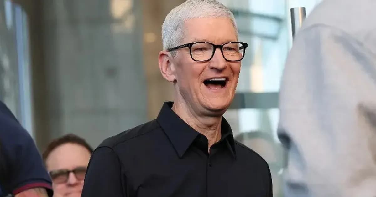 ১৫ বছর পর সরে দাঁড়াচ্ছেন টিম কুক, অ্যাপলের সিইও হচ্ছেন টার্নাস