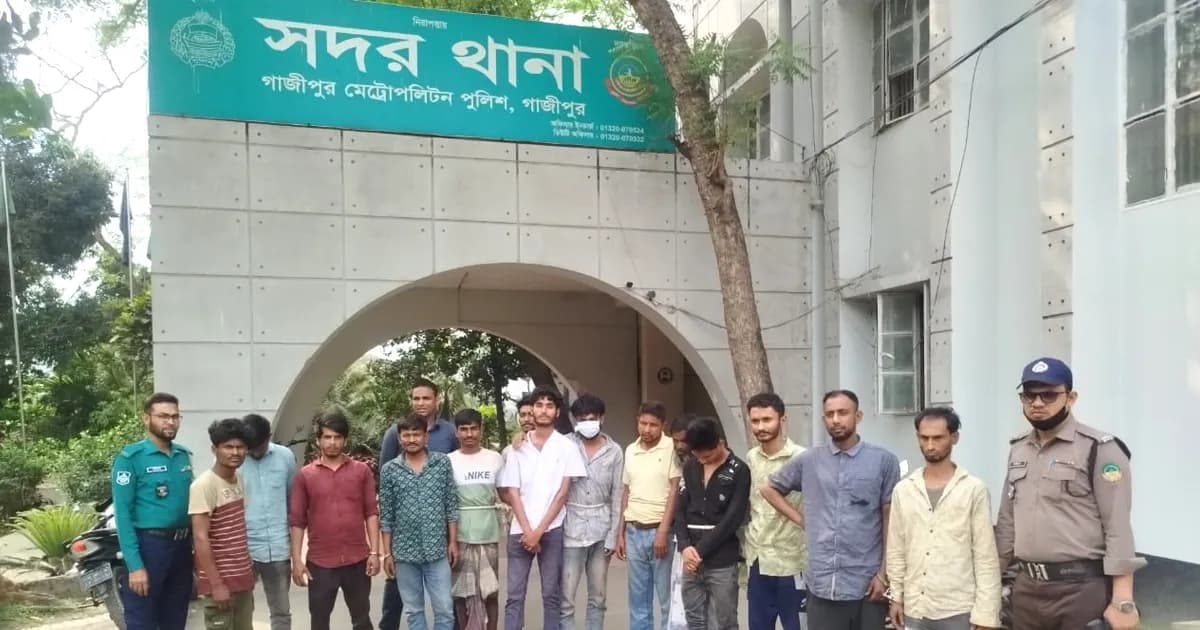 সদর থানার সাঁড়াশি অভিযানে ৩৩ গ্রেফতার