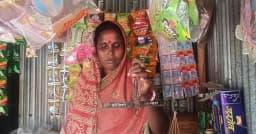 হাওরপারে অর্পনা রানীর লড়াই, ছোট দোকানেই চলছে সংসার