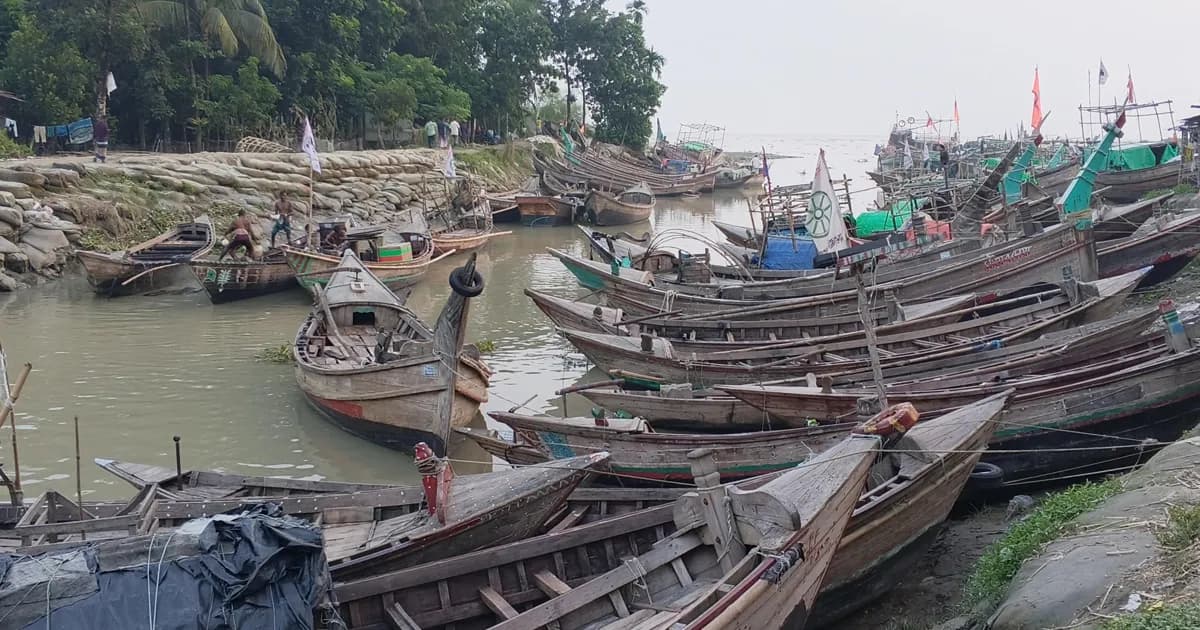 মা ইলিশ সংরক্ষণে লক্ষ্মীপুরের মেঘনায় ২৪ ঘণ্টা পাহারায় নৌ-পুলিশ