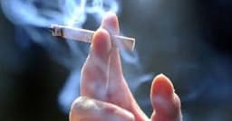 পাবলিক প্লেসে ধূমপান করলে জরিমানা পুলিশ করবে, পুলিশ করলে কী হবে