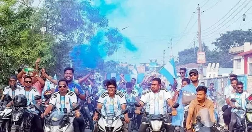 ম্যারাডোনা-মেসি : কেন বাংলাদেশে আর্জেন্টিনার এত জনপ্রিয়তা?