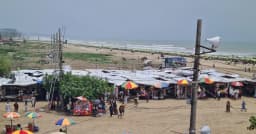 অবশেষে কক্সবাজার সৈকতের বালিয়াড়ির ঝুপড়ি দোকান সরানোর নির্দেশ